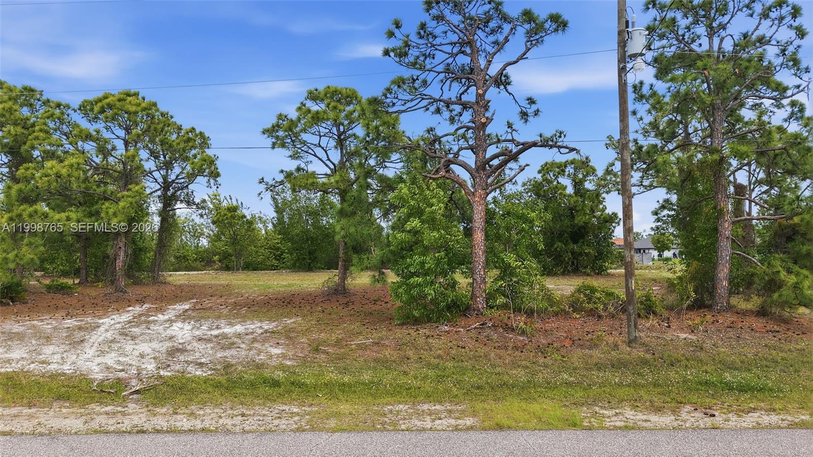 CAPE CORAL - Land