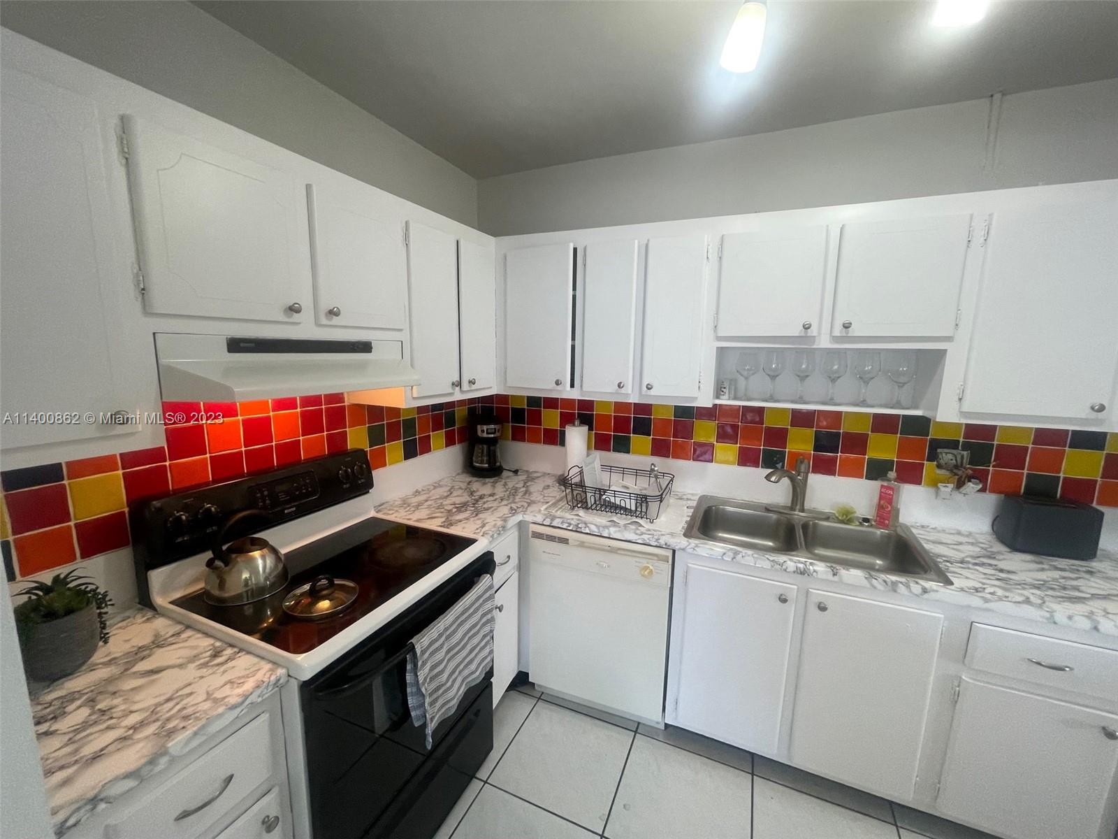 SEVENTEENTH GREEN CONDO - Residential
