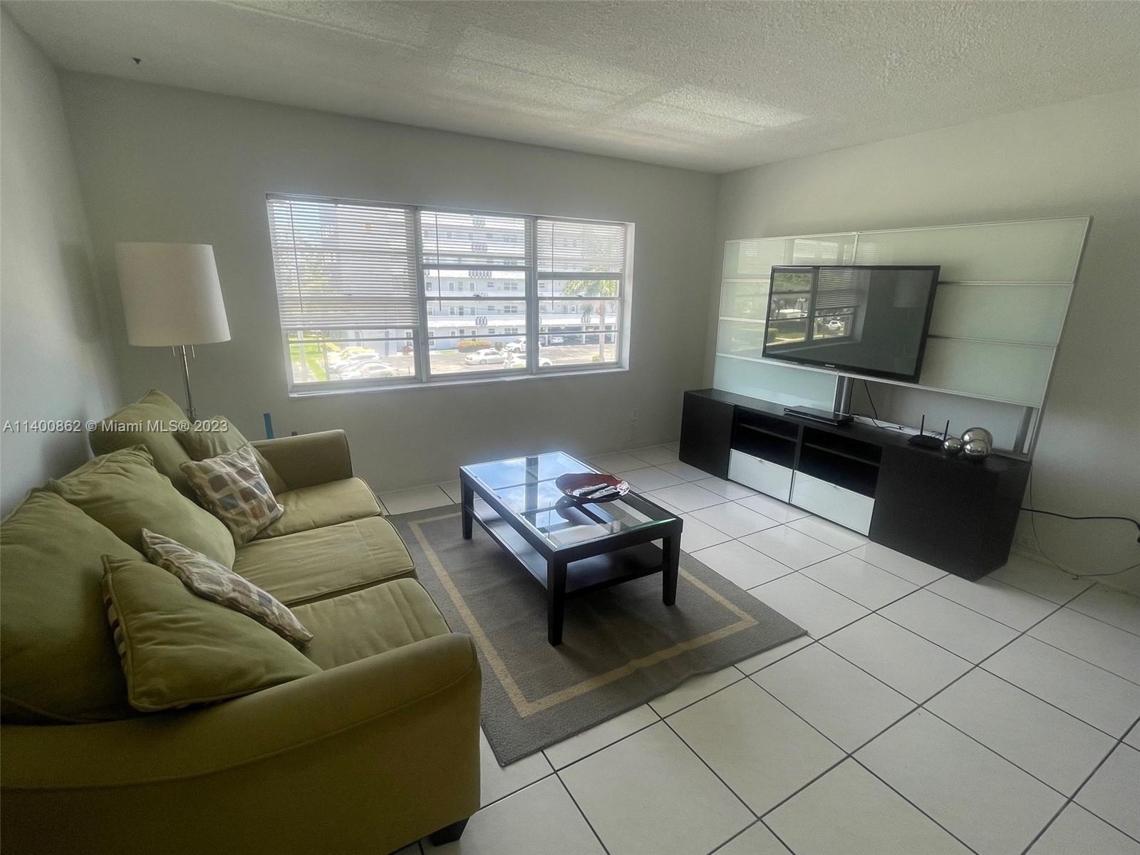 SEVENTEENTH GREEN CONDO - Residential