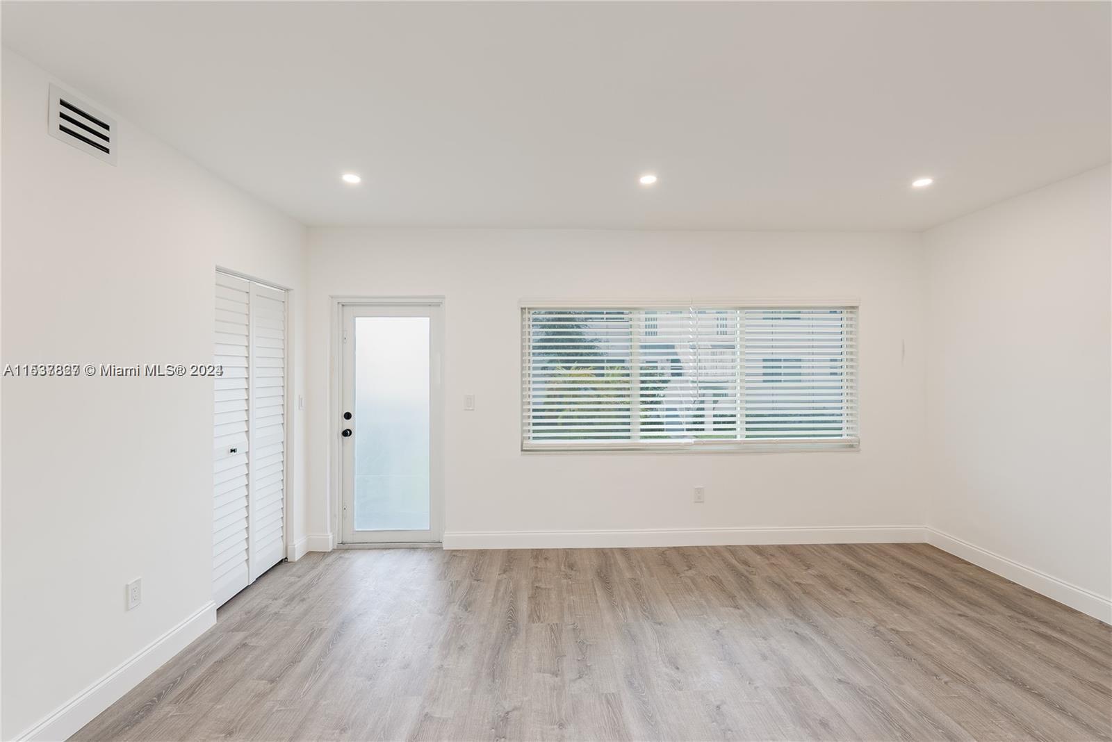 ISLAND POINT SOUTH CONDO - Residential Lease