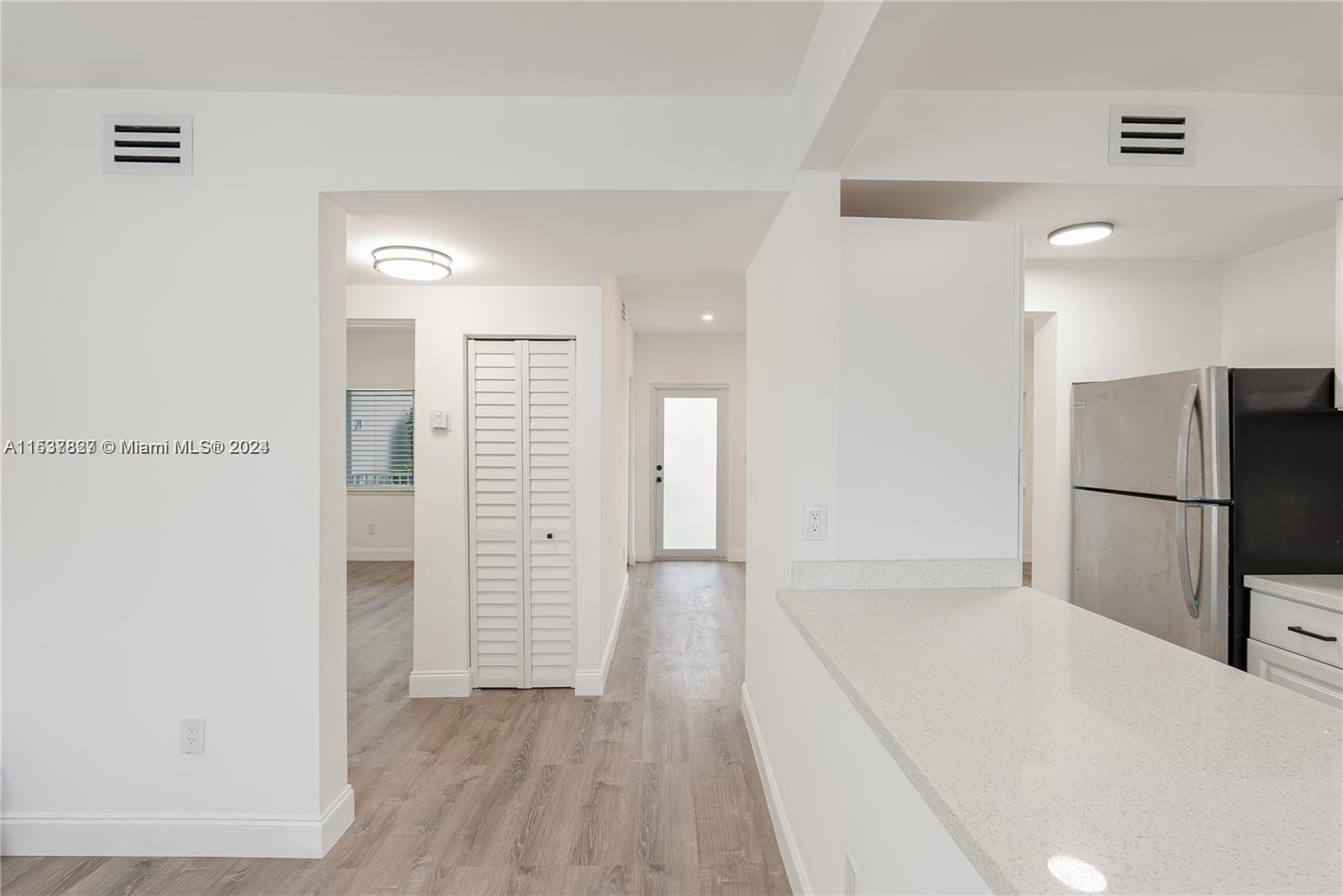 ISLAND POINT SOUTH CONDO - Residential Lease