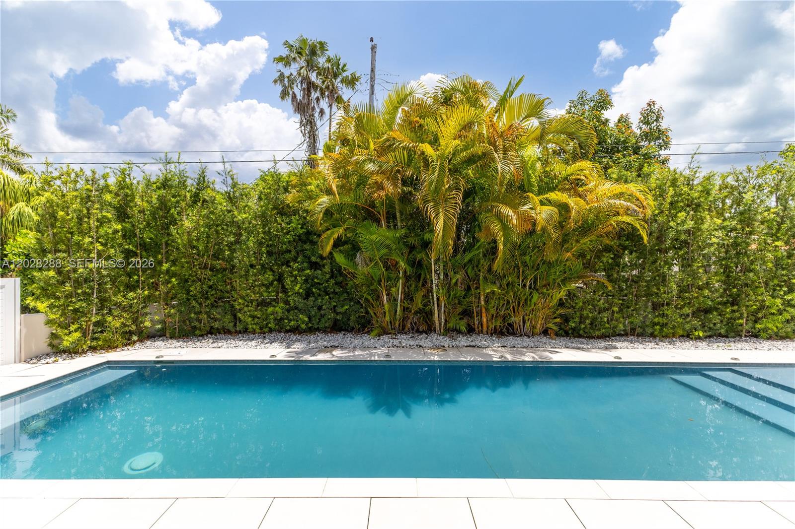MIAMI SHORES SEC 3 - Residential