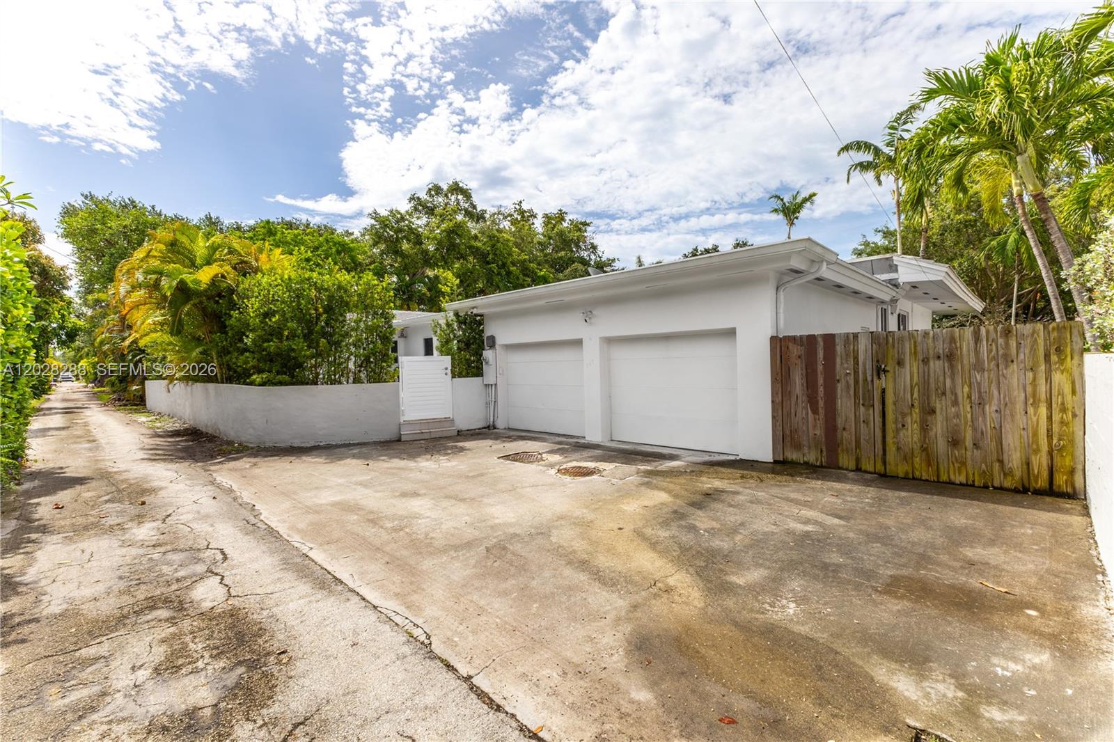 MIAMI SHORES SEC 3 - Residential