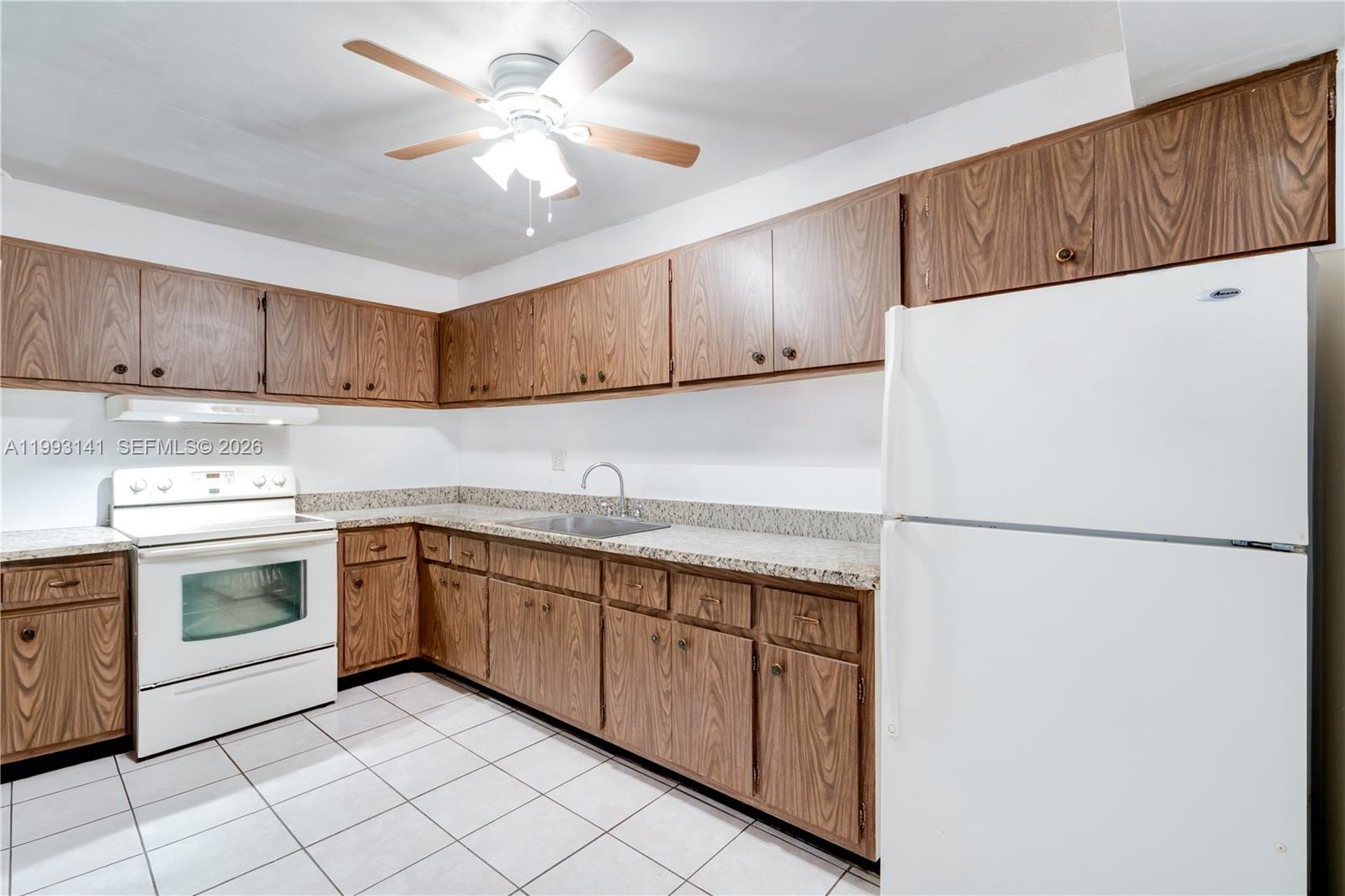 SUNSET PALMS EAST CONDO - Residential