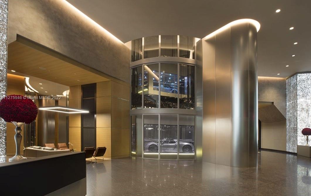 PORSCHE DESIGN TOWER - Residential
