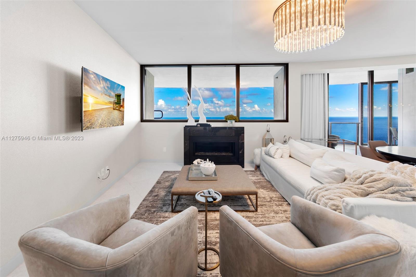 PORSCHE DESIGN TOWER - Residential