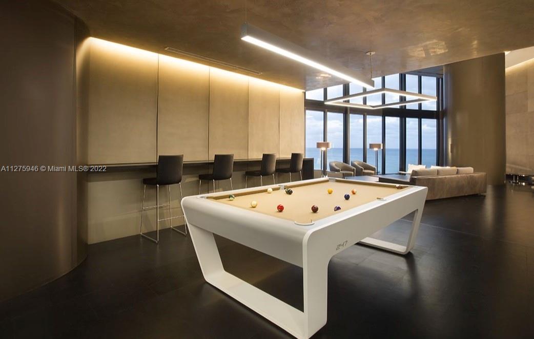 PORSCHE DESIGN TOWER - Residential