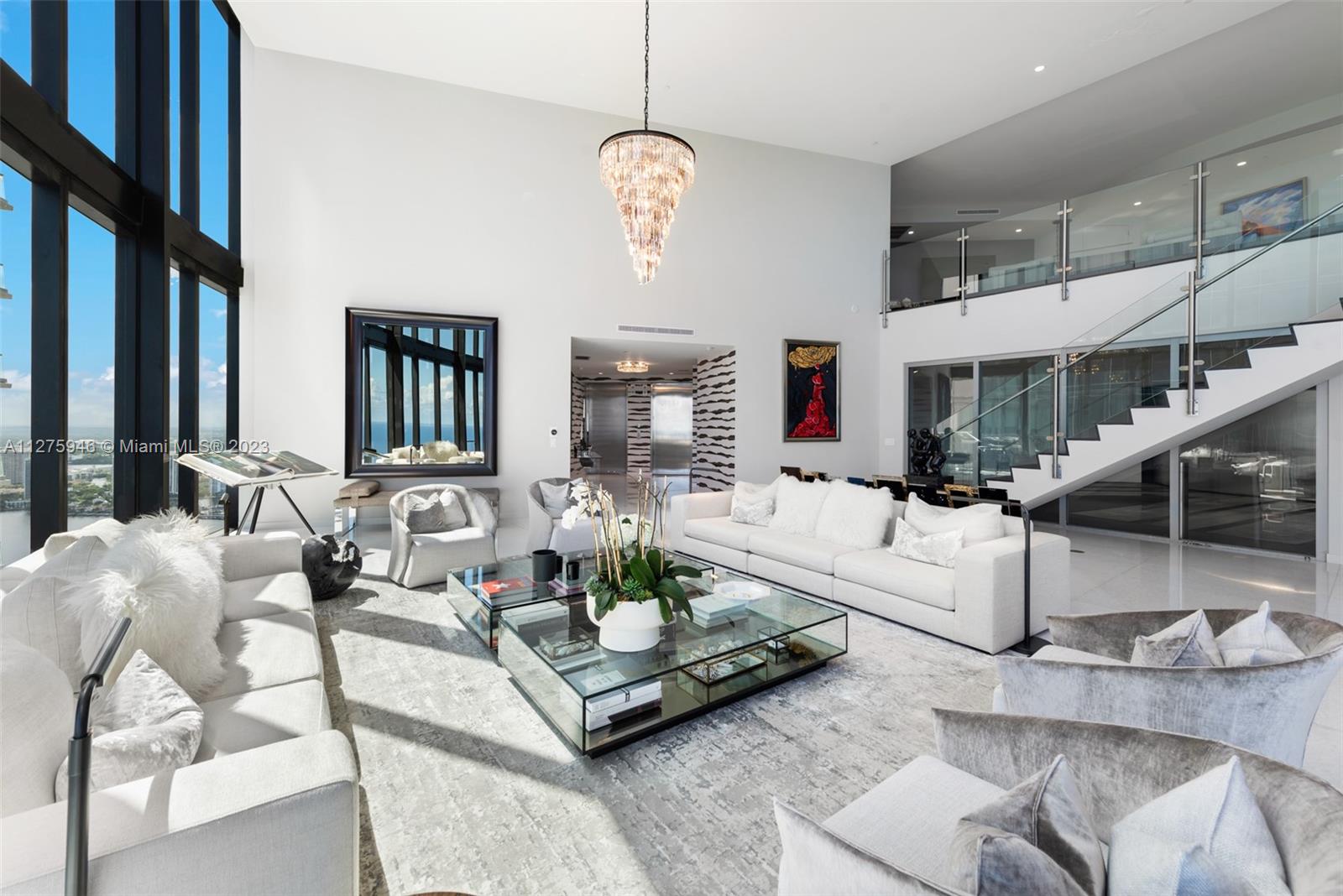 PORSCHE DESIGN TOWER - Residential