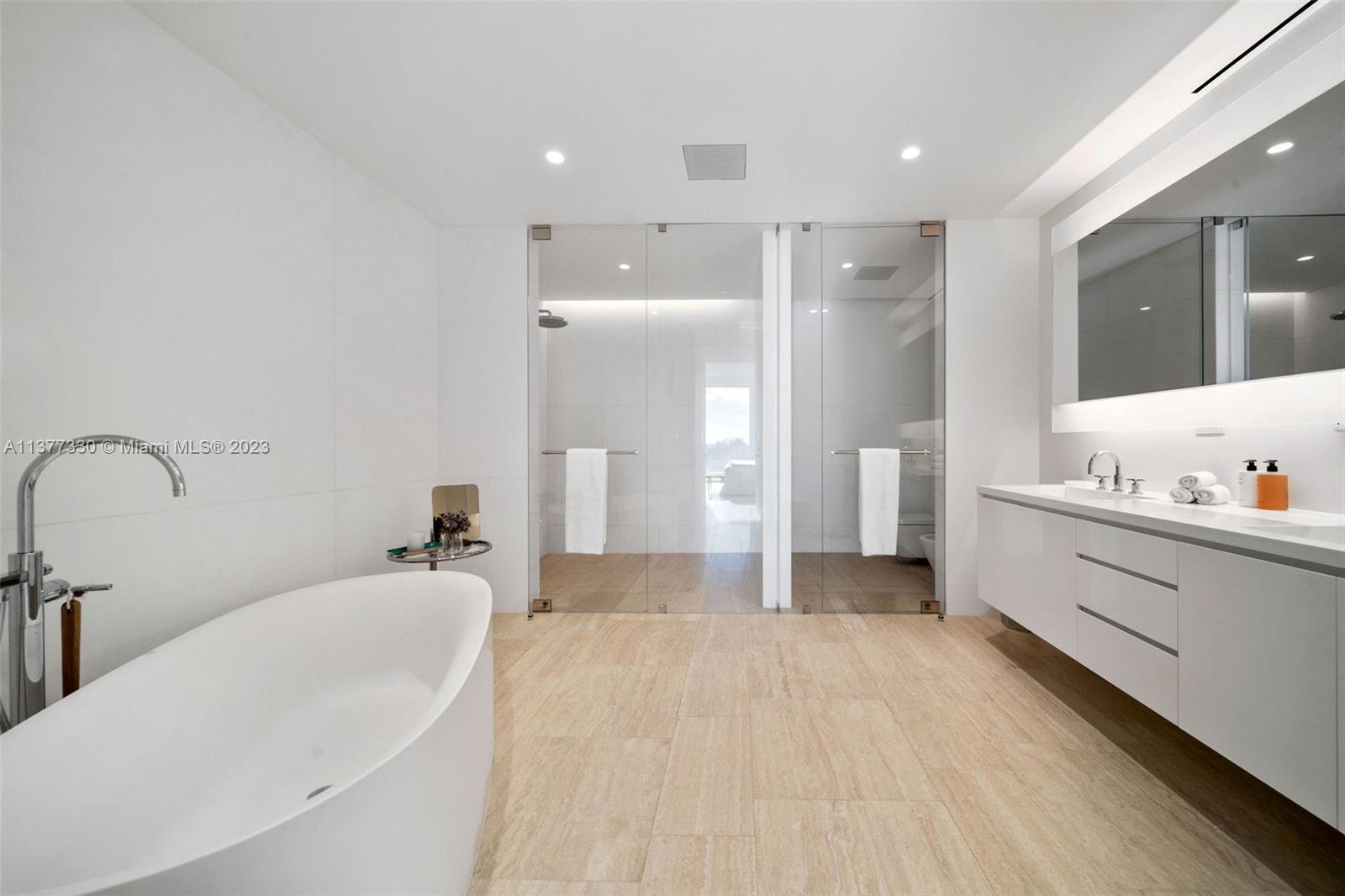 SURF CLUB CONDO - Residential