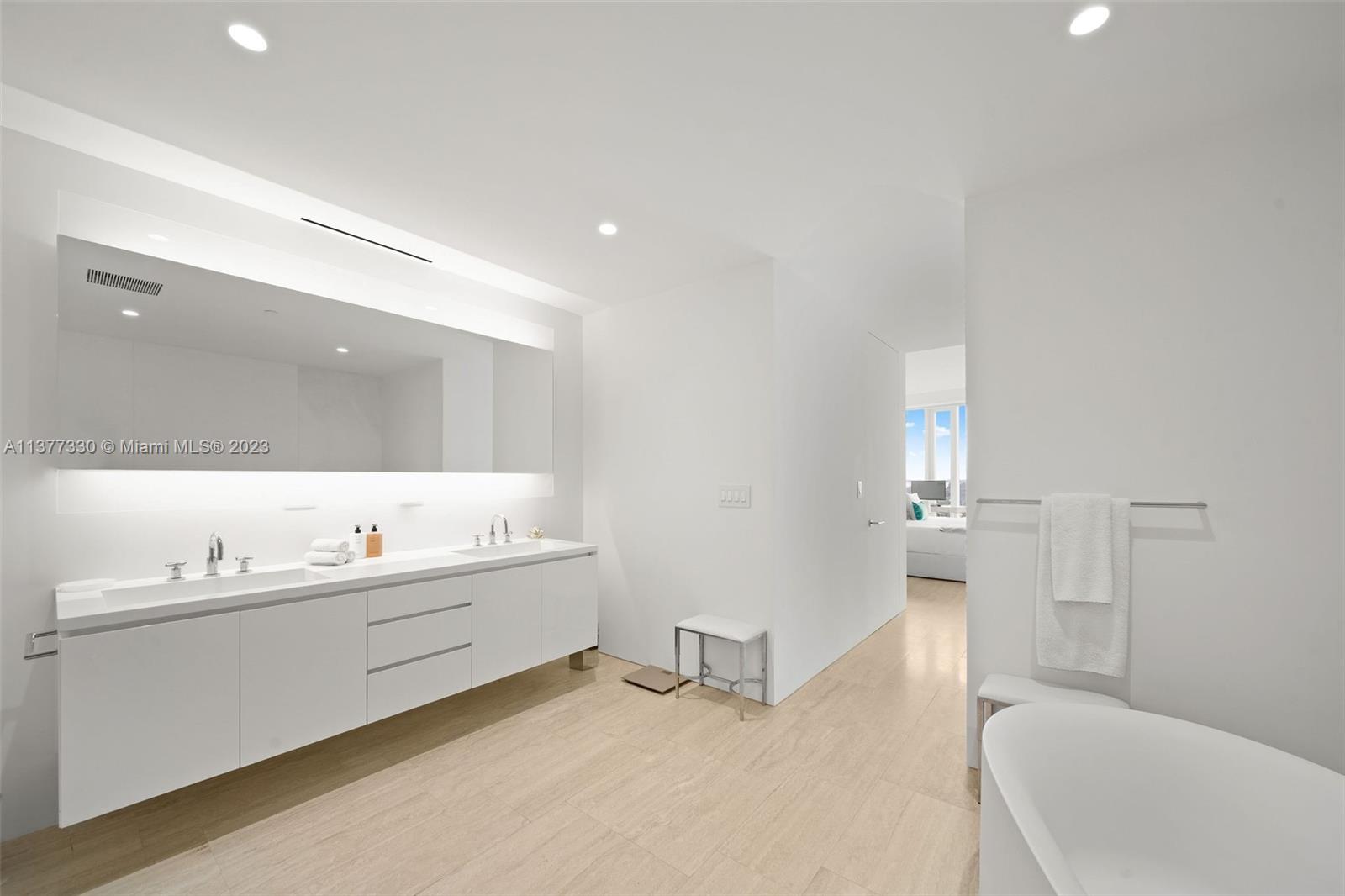 SURF CLUB CONDO - Residential
