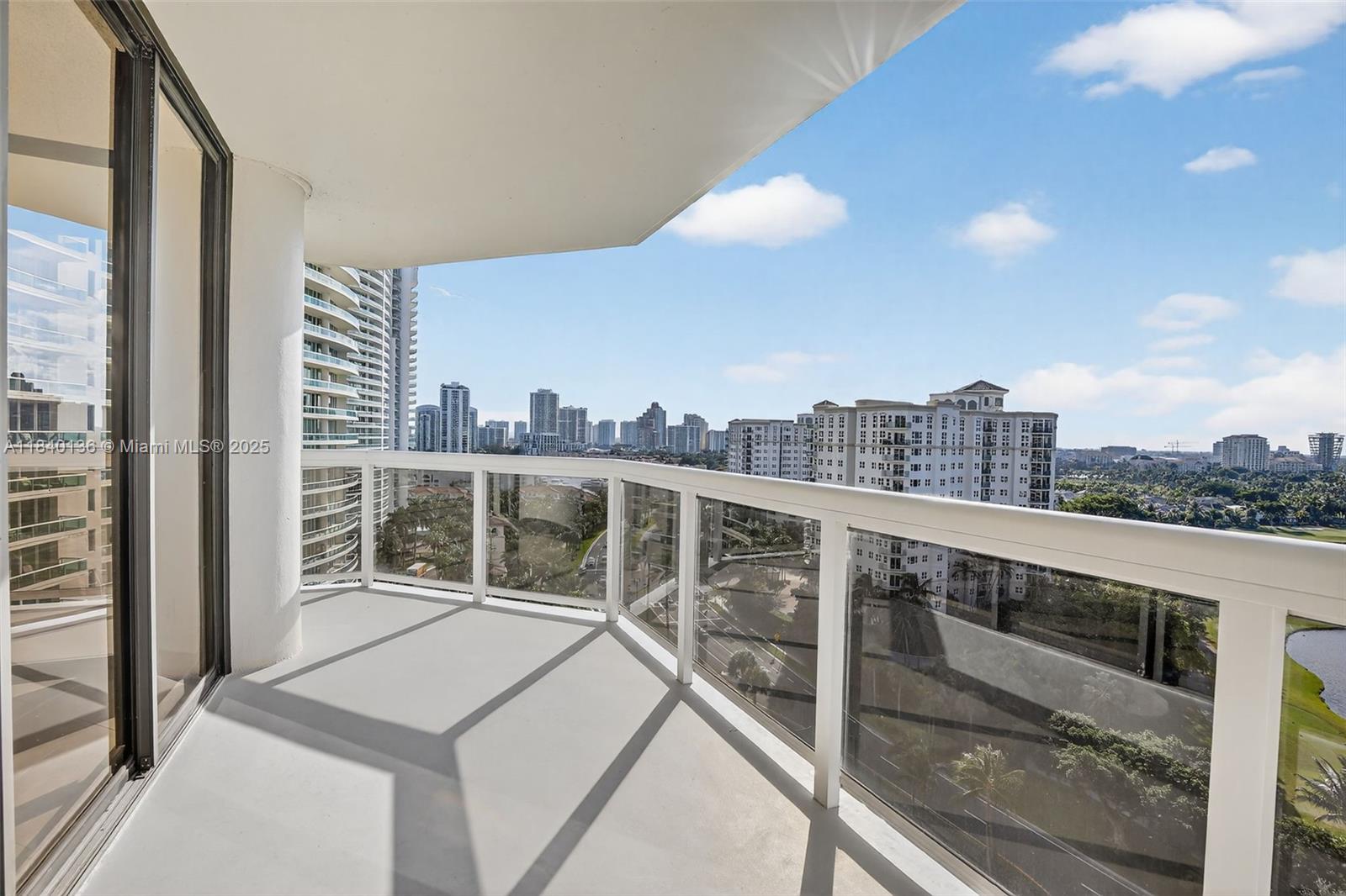 THE LANDMARK CONDO - Residential