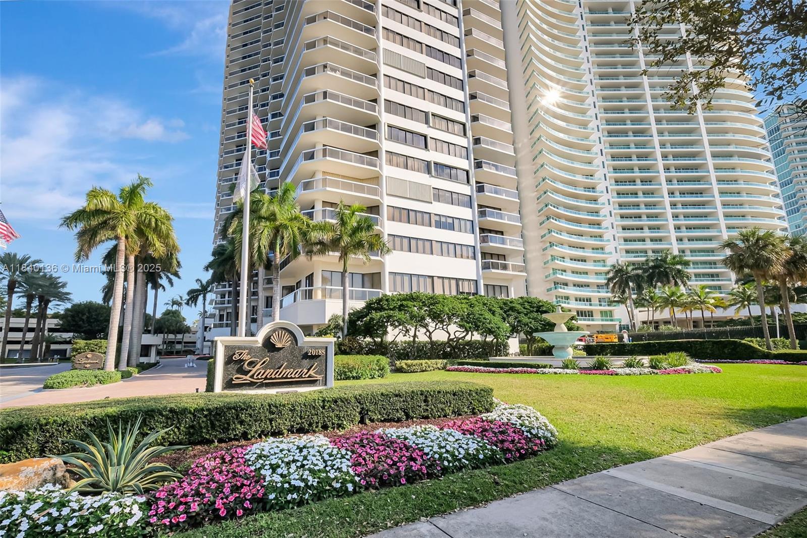 THE LANDMARK CONDO - Residential