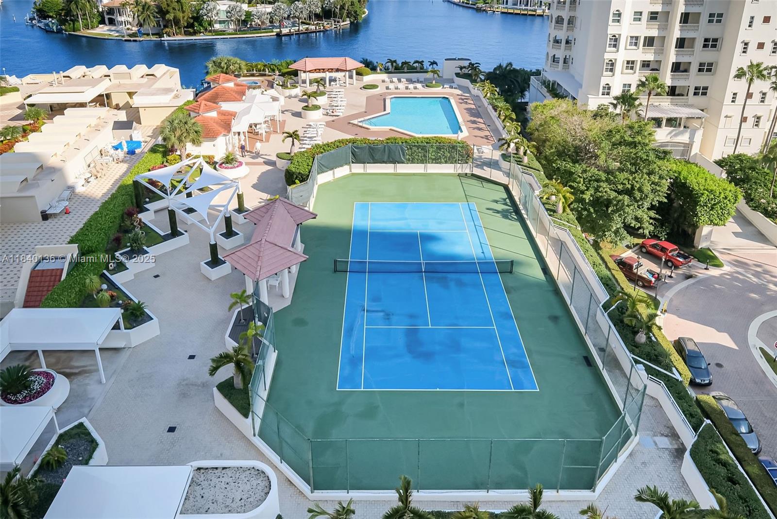 THE LANDMARK CONDO - Residential