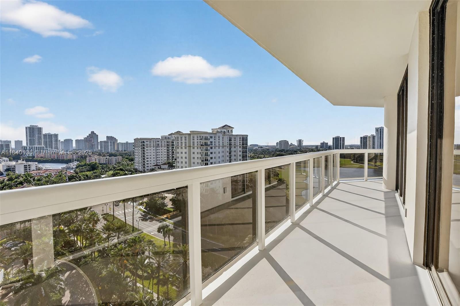THE LANDMARK CONDO - Residential