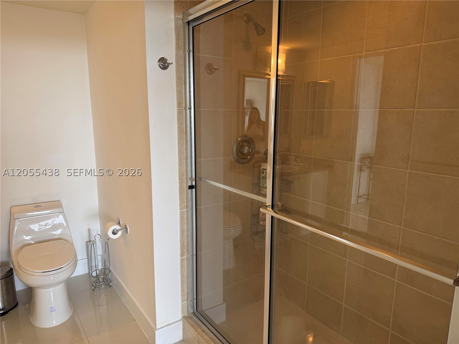 TURNBERRY ON THE GREEN CO - Residential Lease