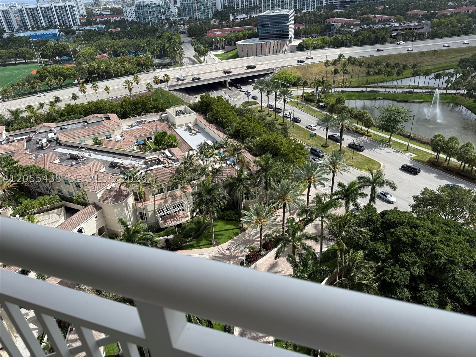TURNBERRY ON THE GREEN CO - Residential Lease