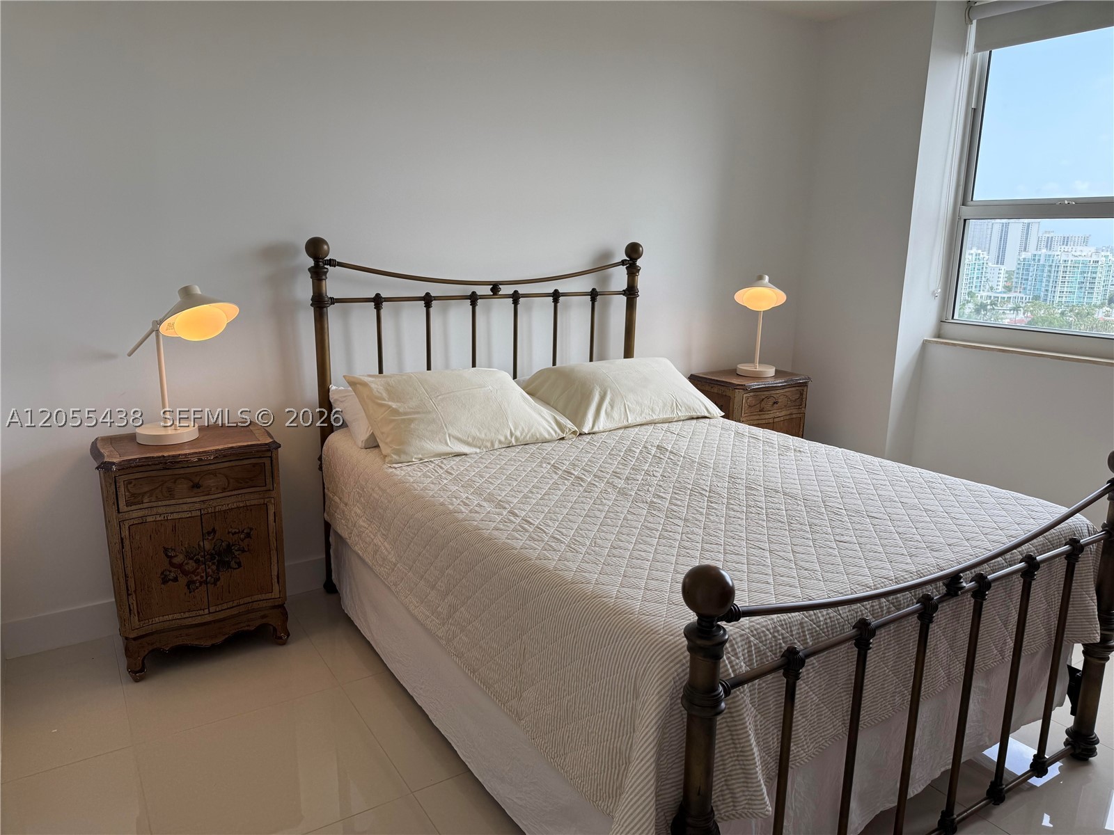 TURNBERRY ON THE GREEN CO - Residential Lease