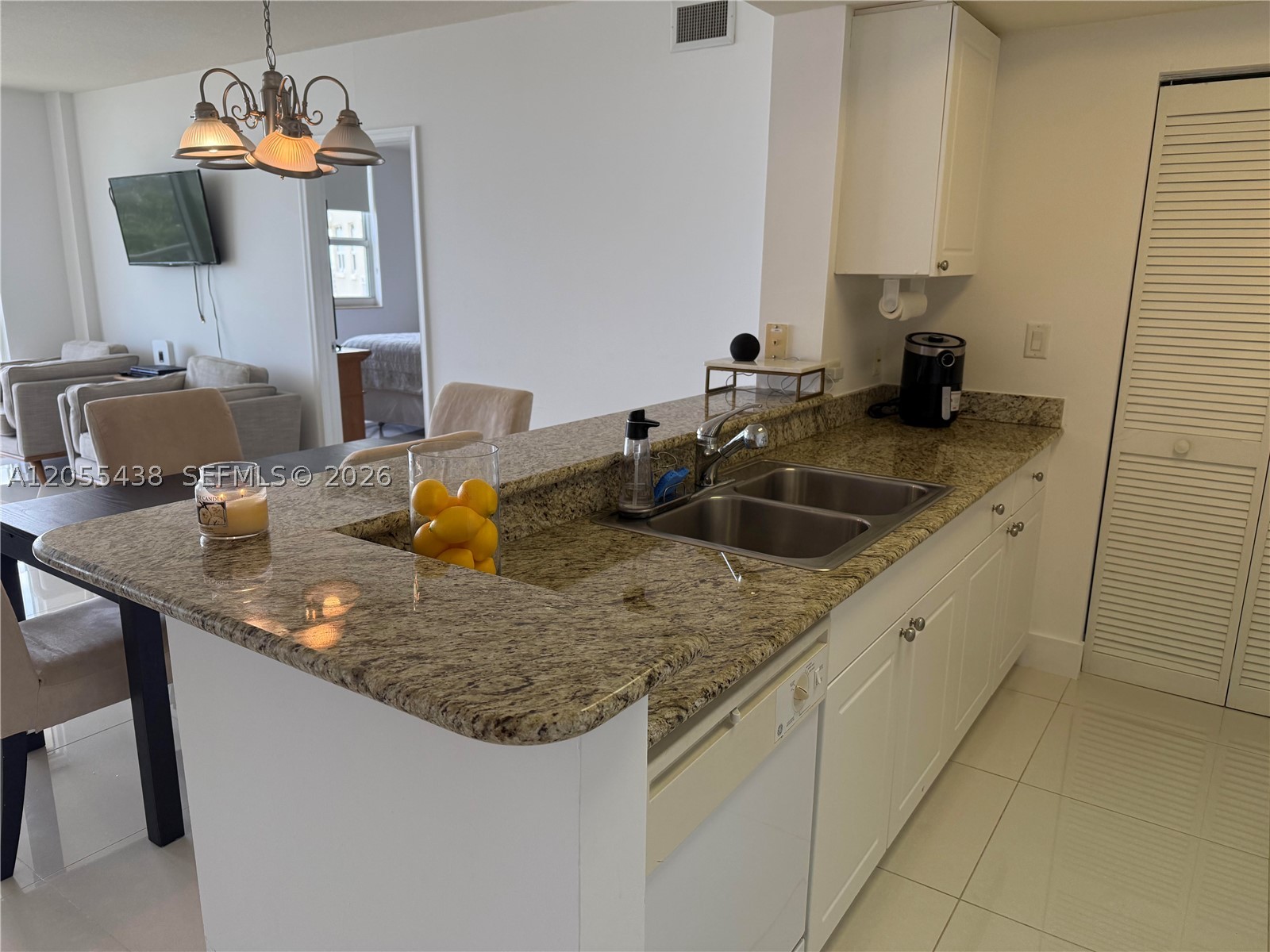 TURNBERRY ON THE GREEN CO - Residential Lease