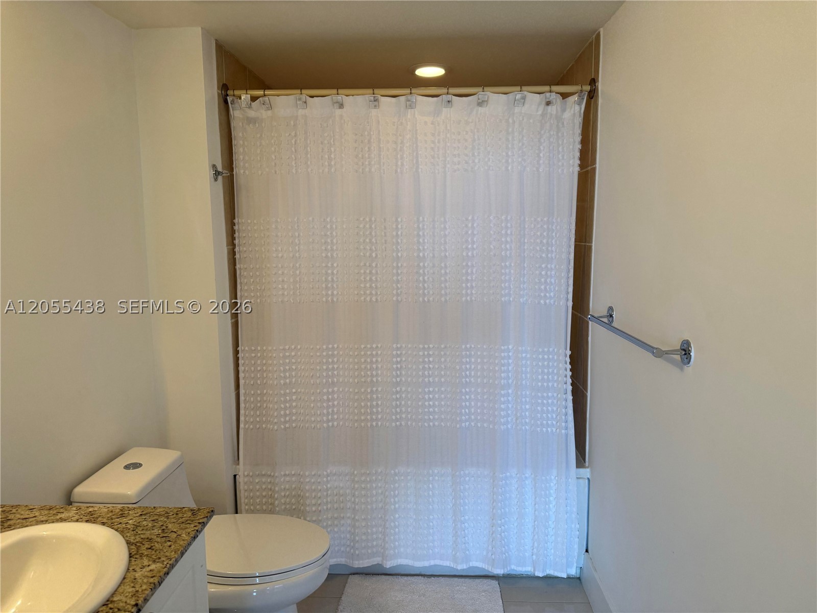 TURNBERRY ON THE GREEN CO - Residential Lease