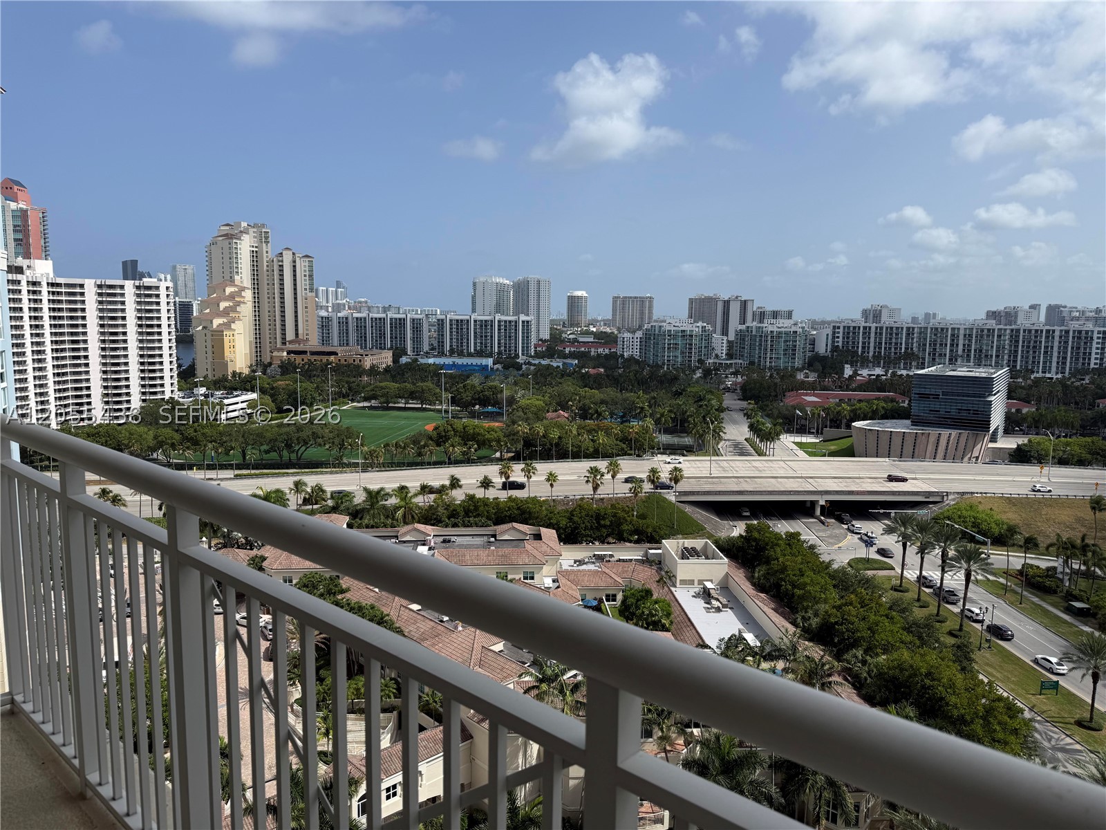 TURNBERRY ON THE GREEN CO - Residential Lease