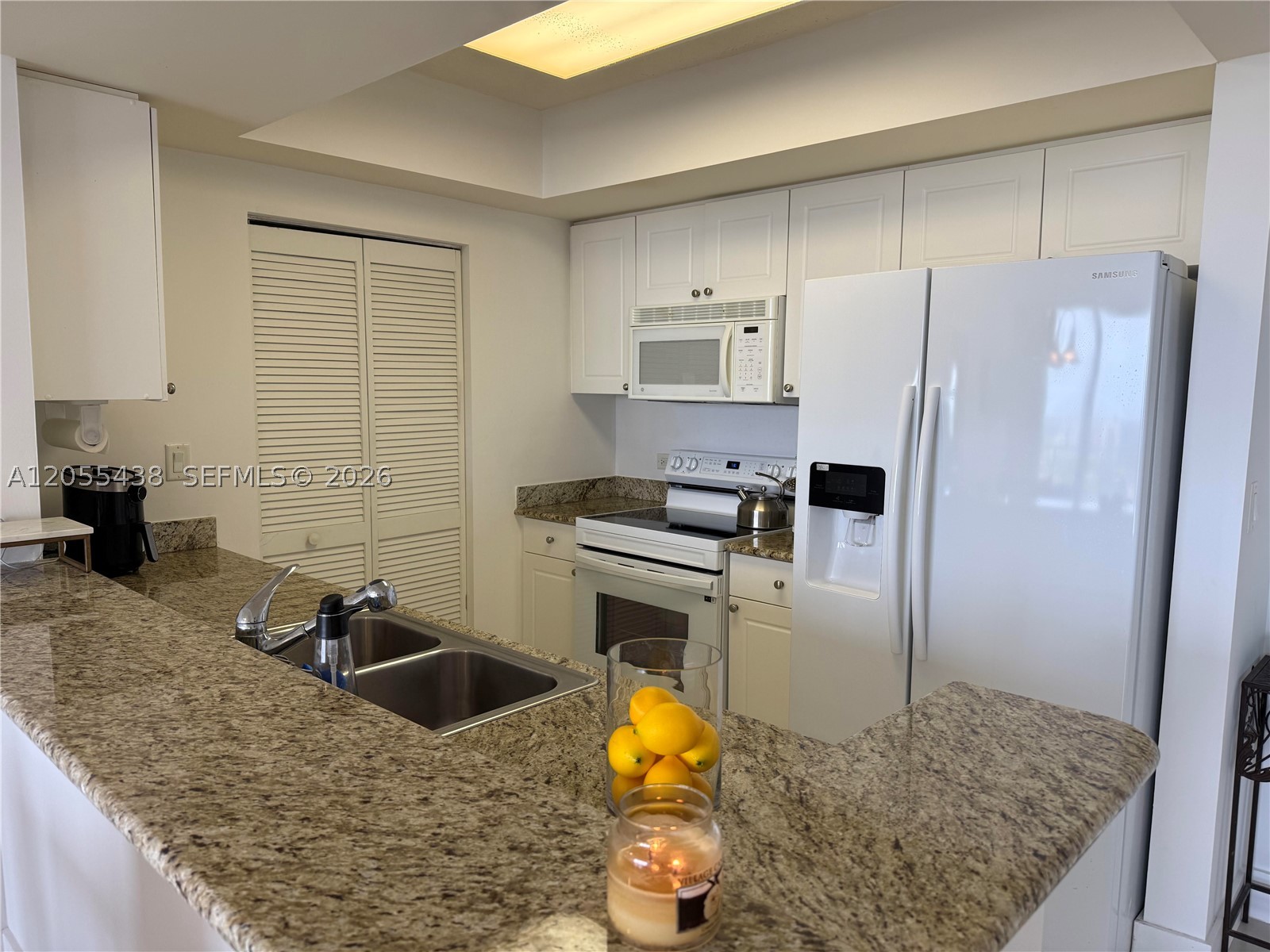 TURNBERRY ON THE GREEN CO - Residential Lease