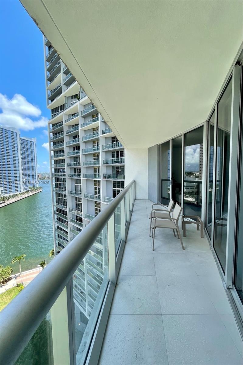 ICON BRICKELL - Residential