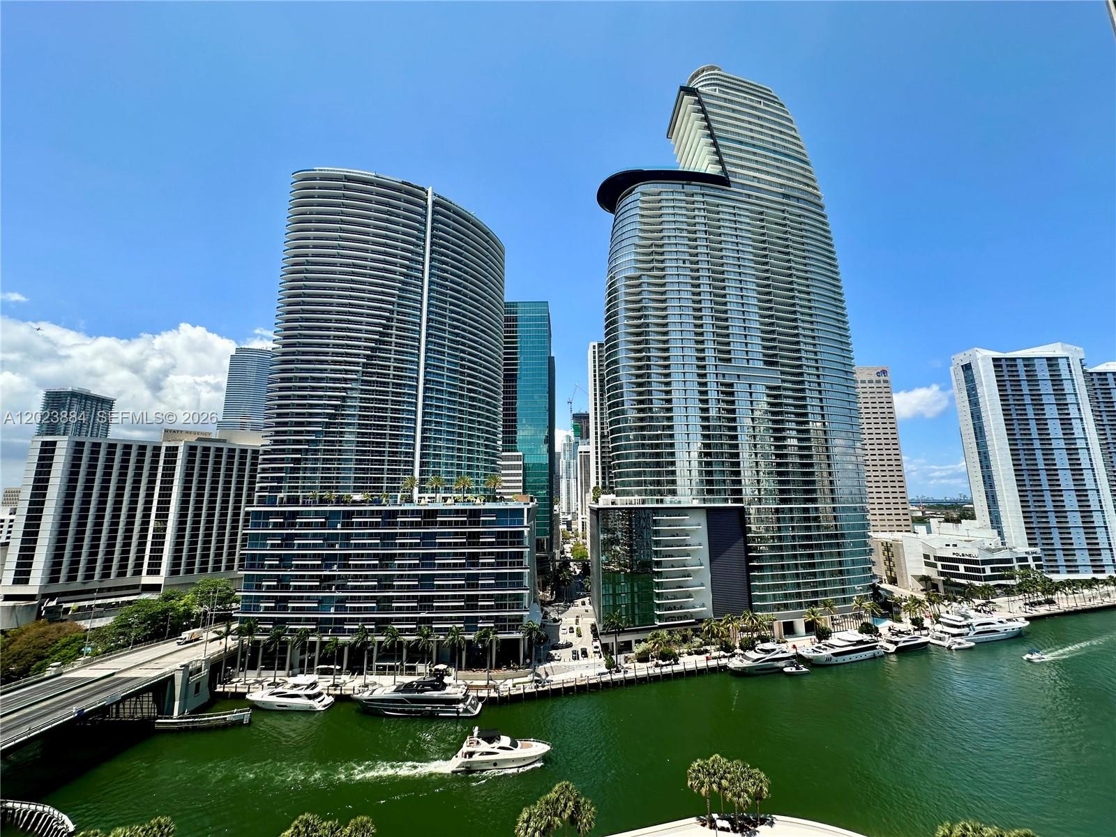 Large 1 bedroom with large balcony, amazing view of the Bay, river and Downtown Miami. Subzero refrigerator & Wolf appliances, white tile floors and impact windows. Five star amenities, gym, spa, pool, restaurants, concierge, valet. Close distance to restaurants & shops. Balcony is open!!