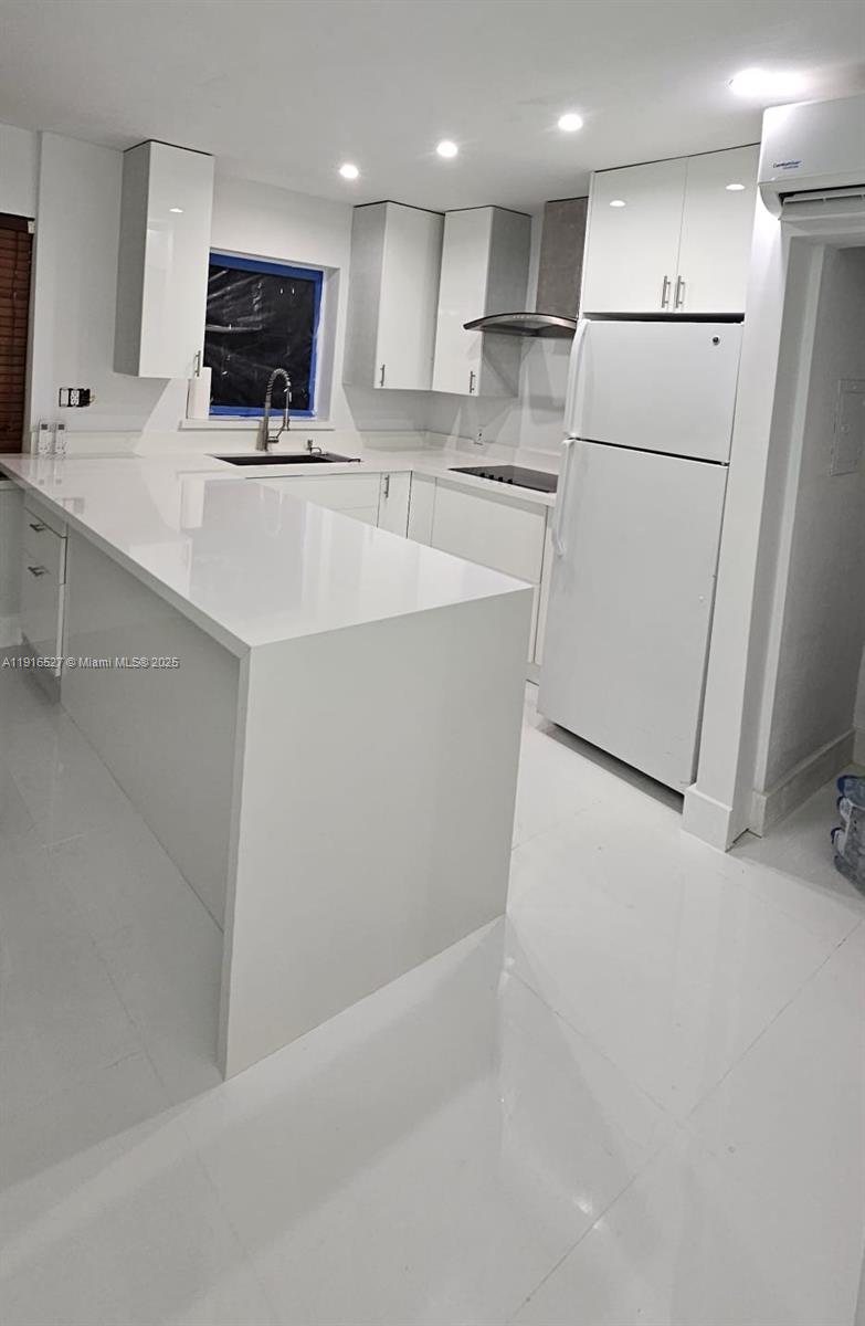 HEMINGWAY VILLA CONDO - Residential