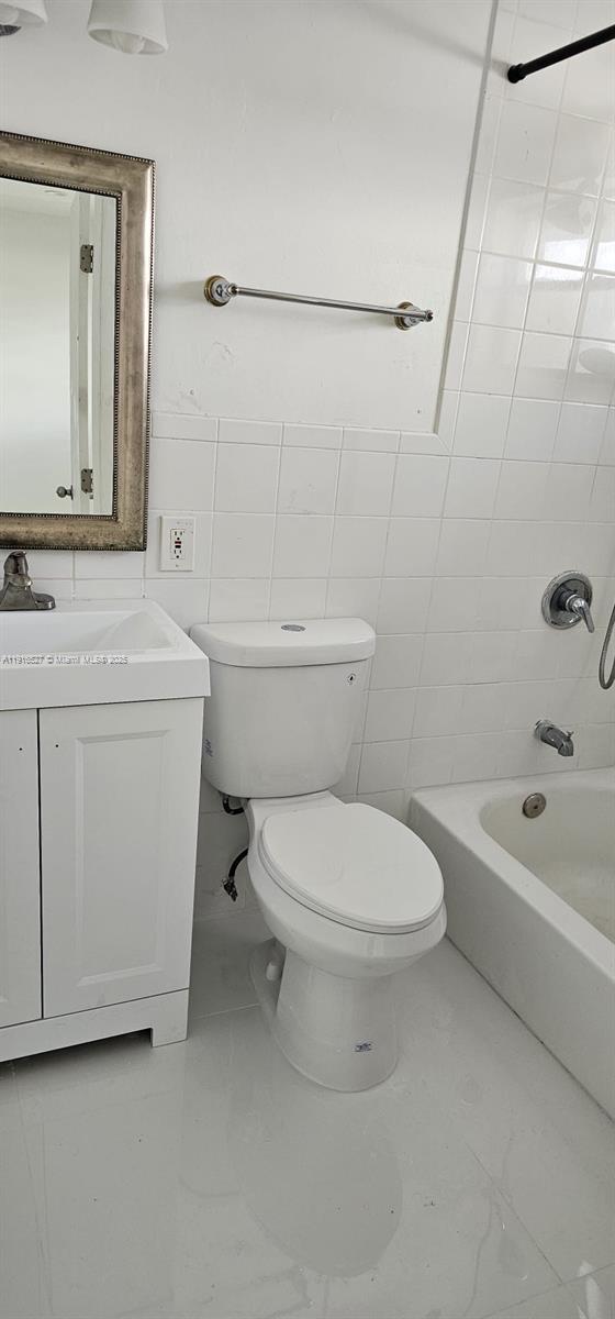 HEMINGWAY VILLA CONDO - Residential
