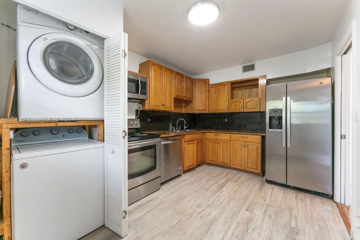 LAKE FOREST CONDO - Residential
