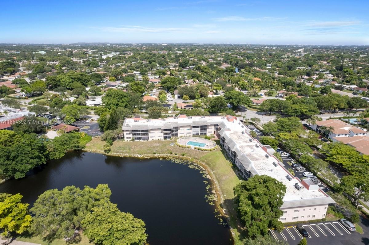 LAKE FOREST CONDO - Residential