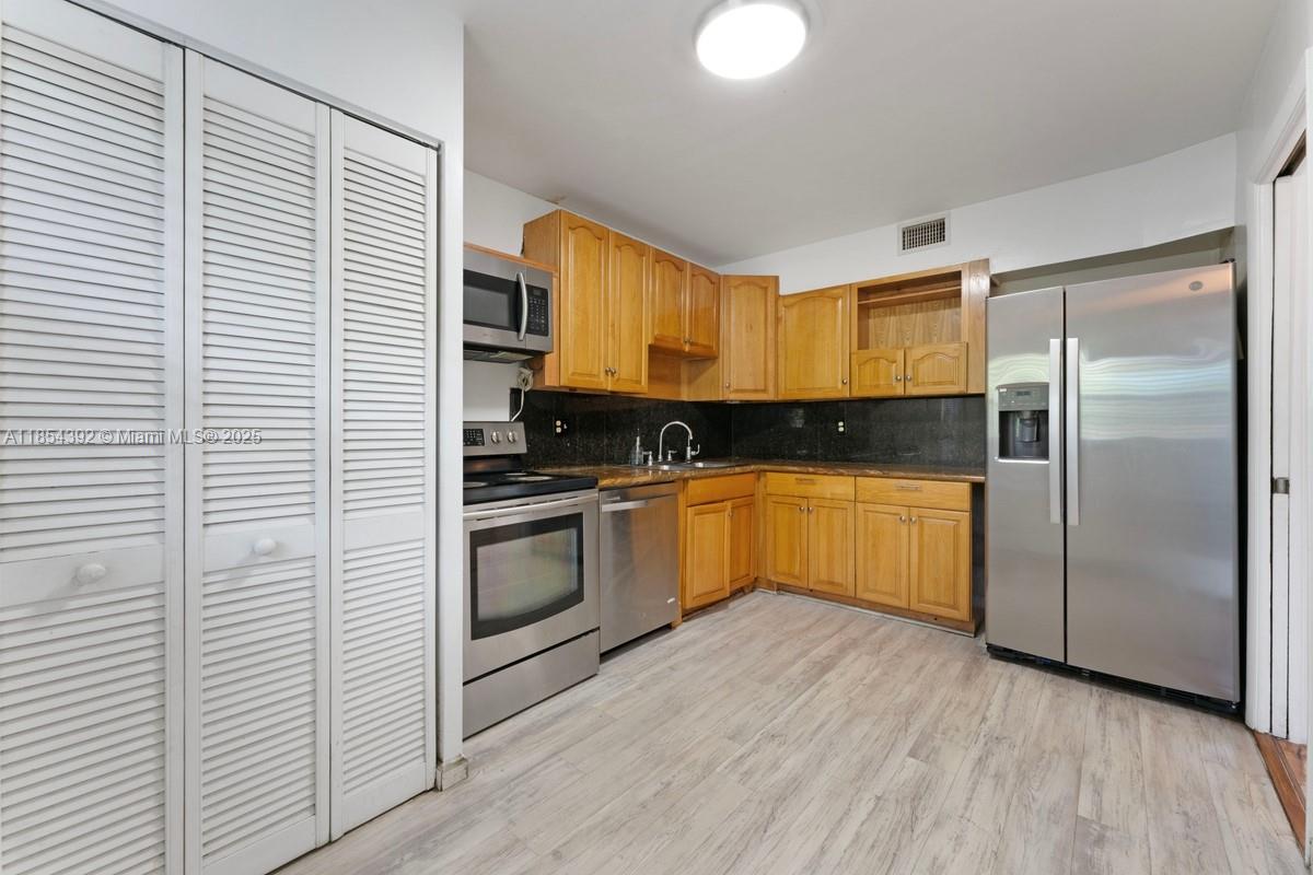 LAKE FOREST CONDO - Residential