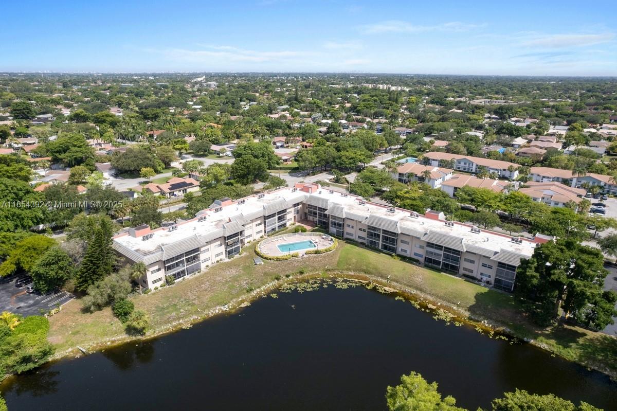 LAKE FOREST CONDO - Residential