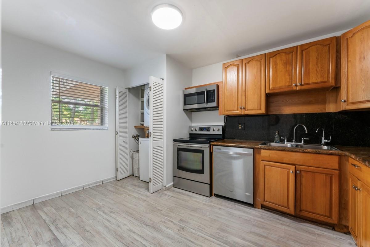 LAKE FOREST CONDO - Residential