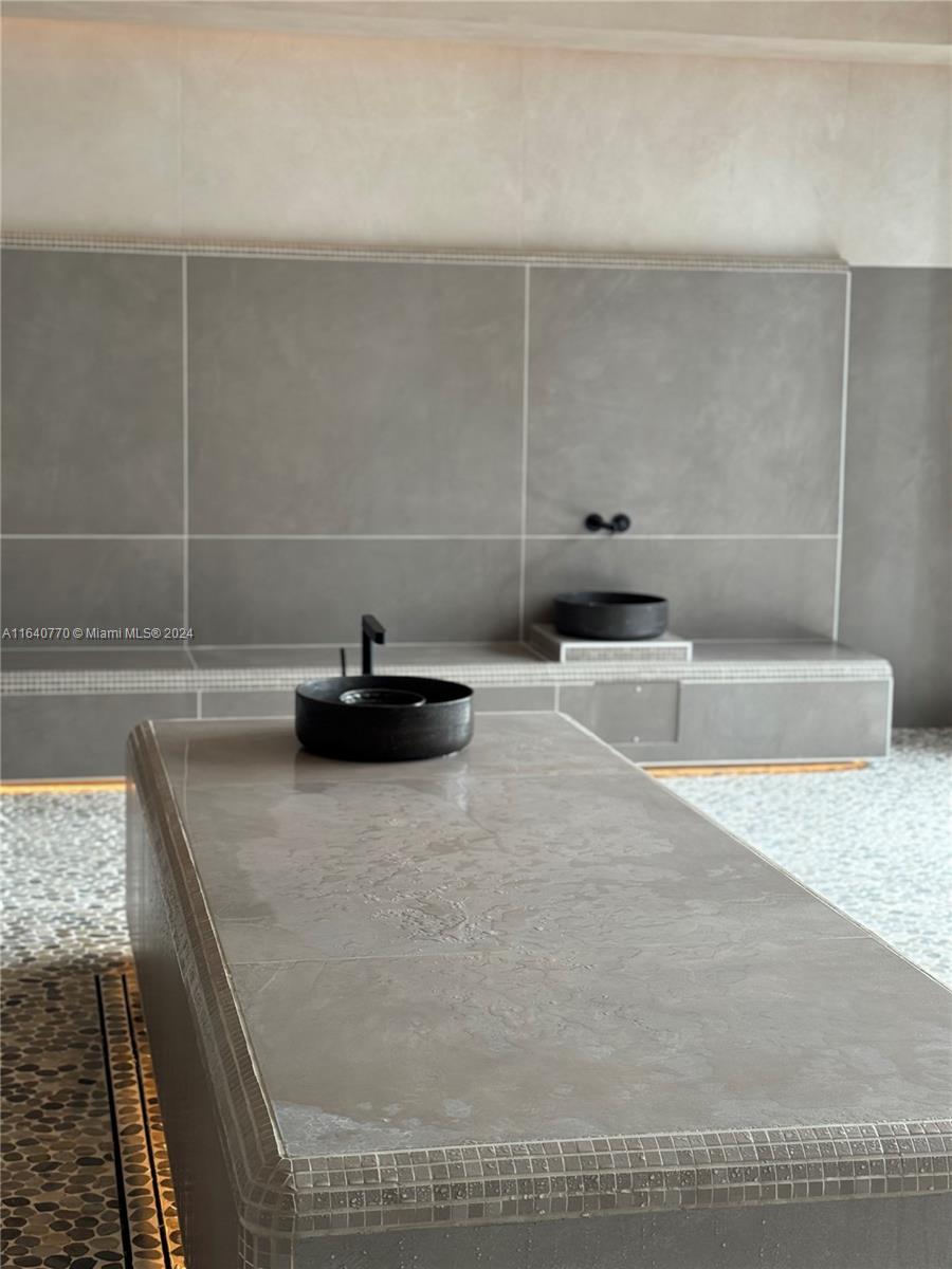 Gale Residences - Residential