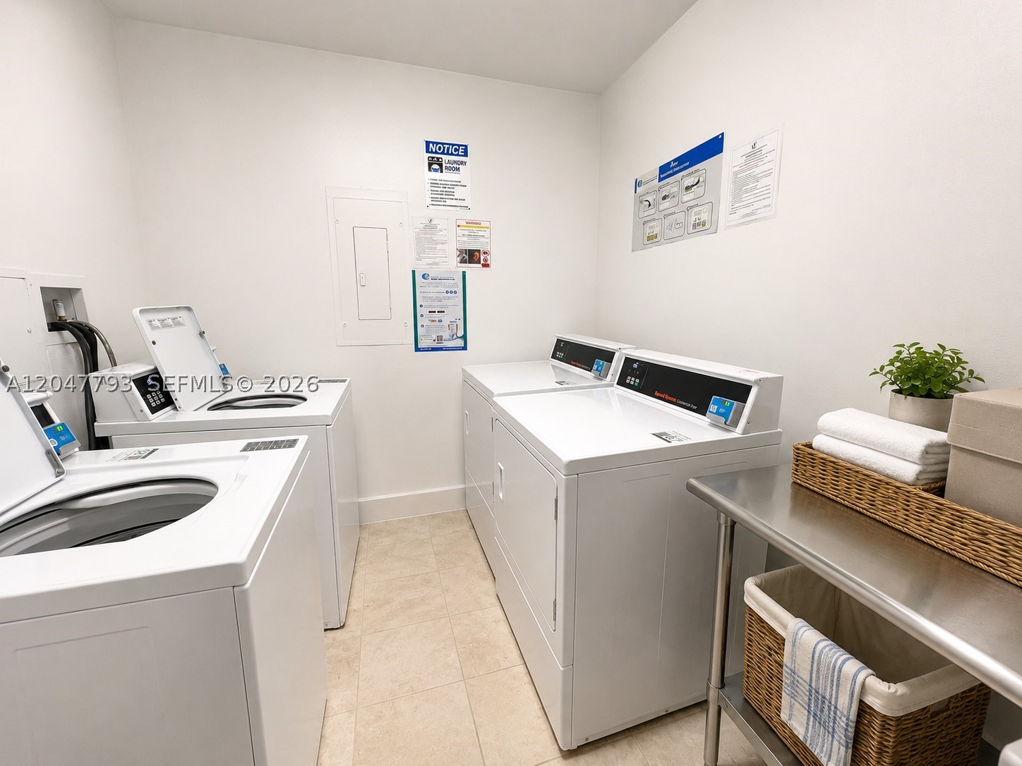 ADMIRALS PORT CONDO WEST - Residential