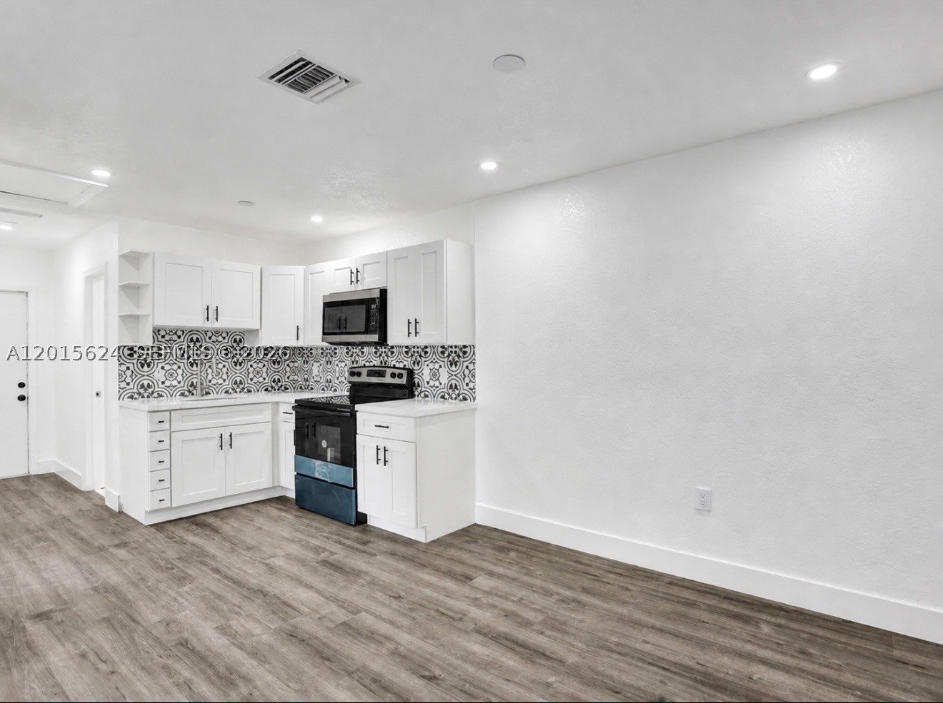 CARVER RANCHES - Residential Income