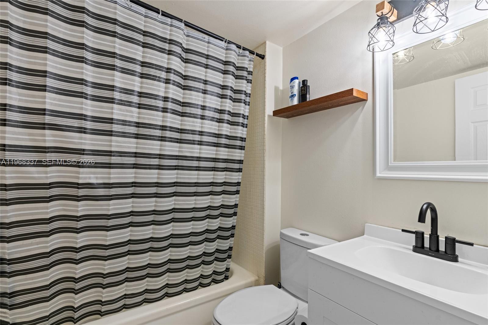 ROYAL PARK CONDO - Residential