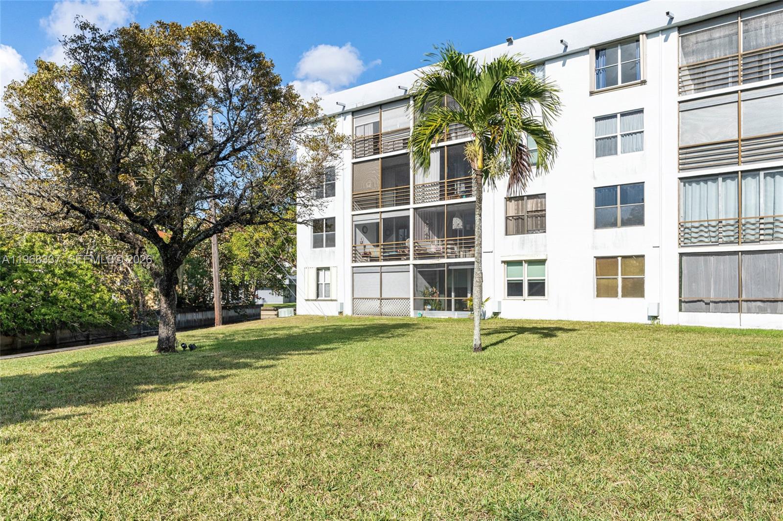 ROYAL PARK CONDO - Residential