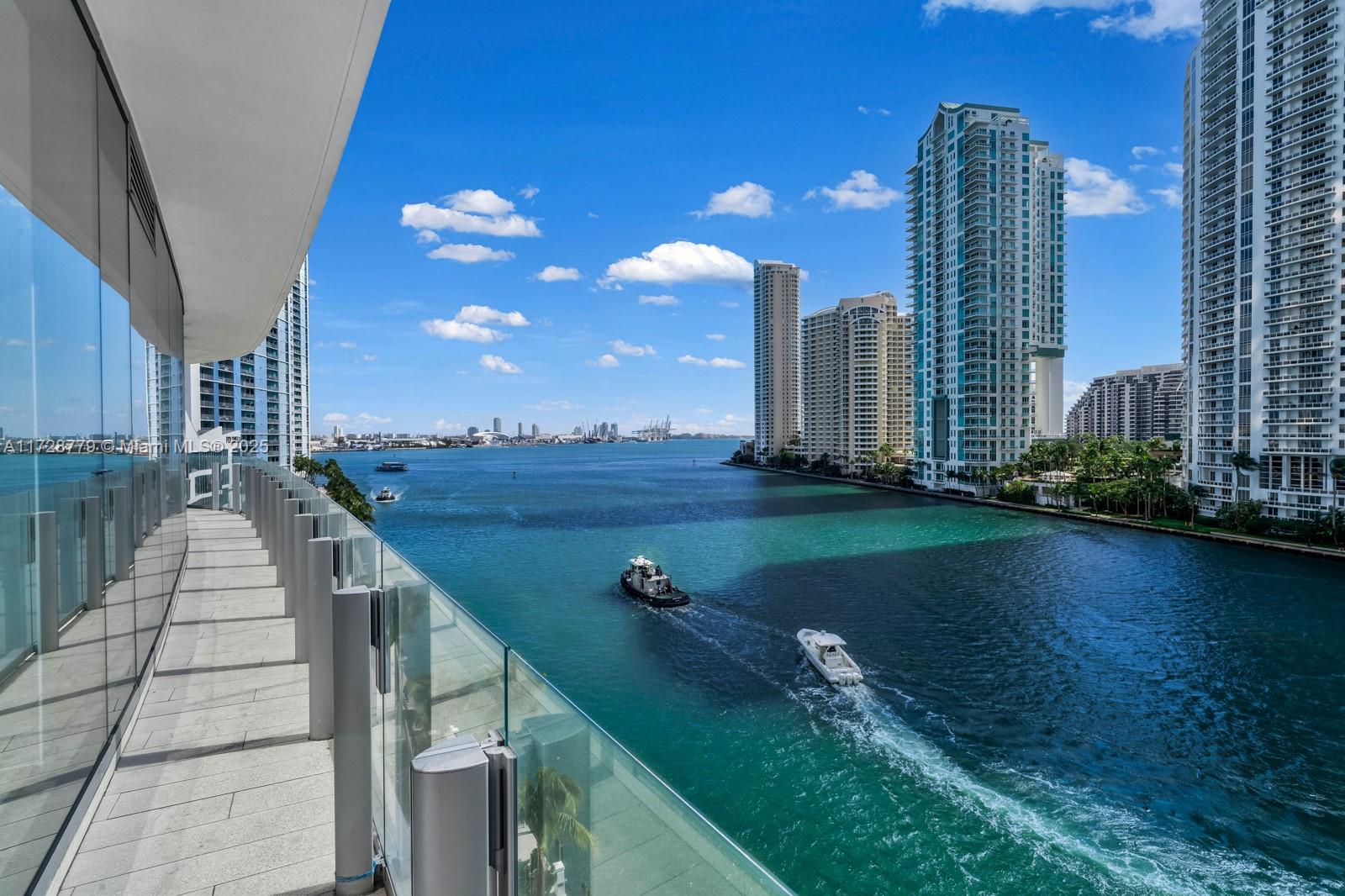 ASTON MARTIN CONDO - Residential