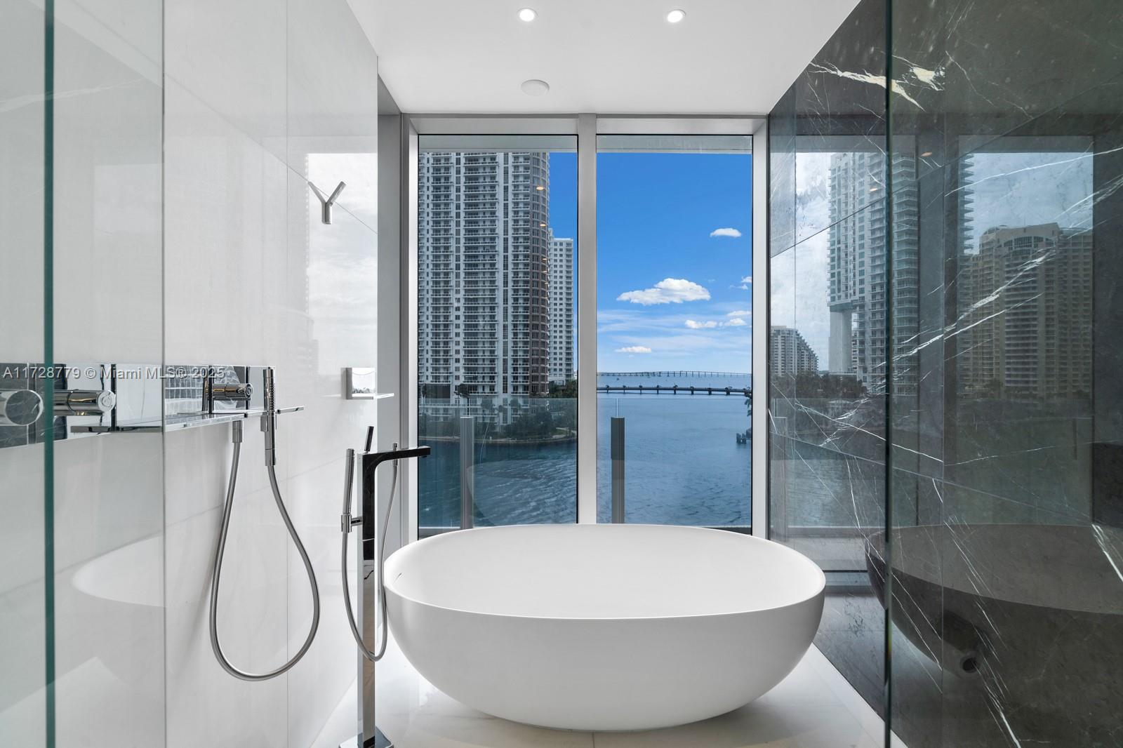 ASTON MARTIN CONDO - Residential