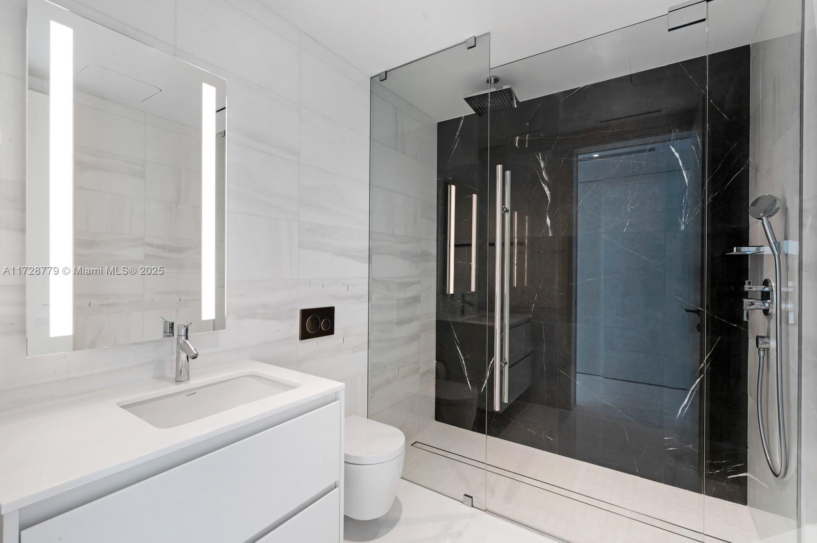 ASTON MARTIN CONDO - Residential