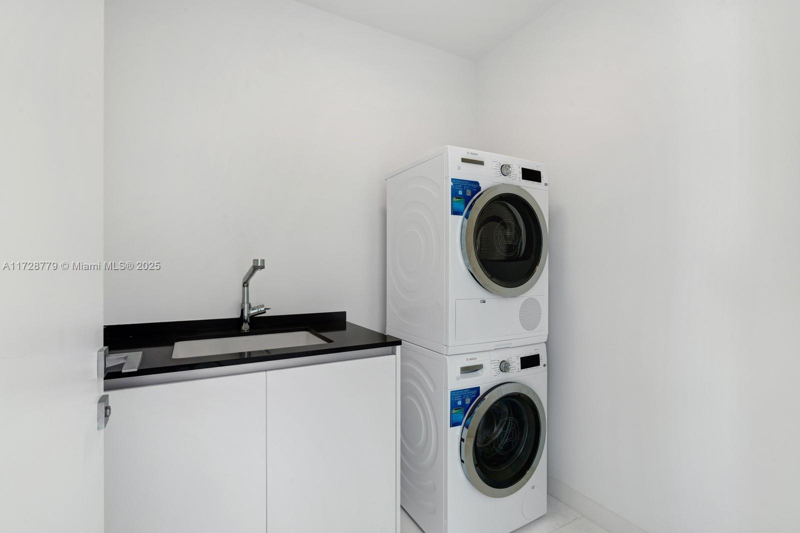 ASTON MARTIN CONDO - Residential