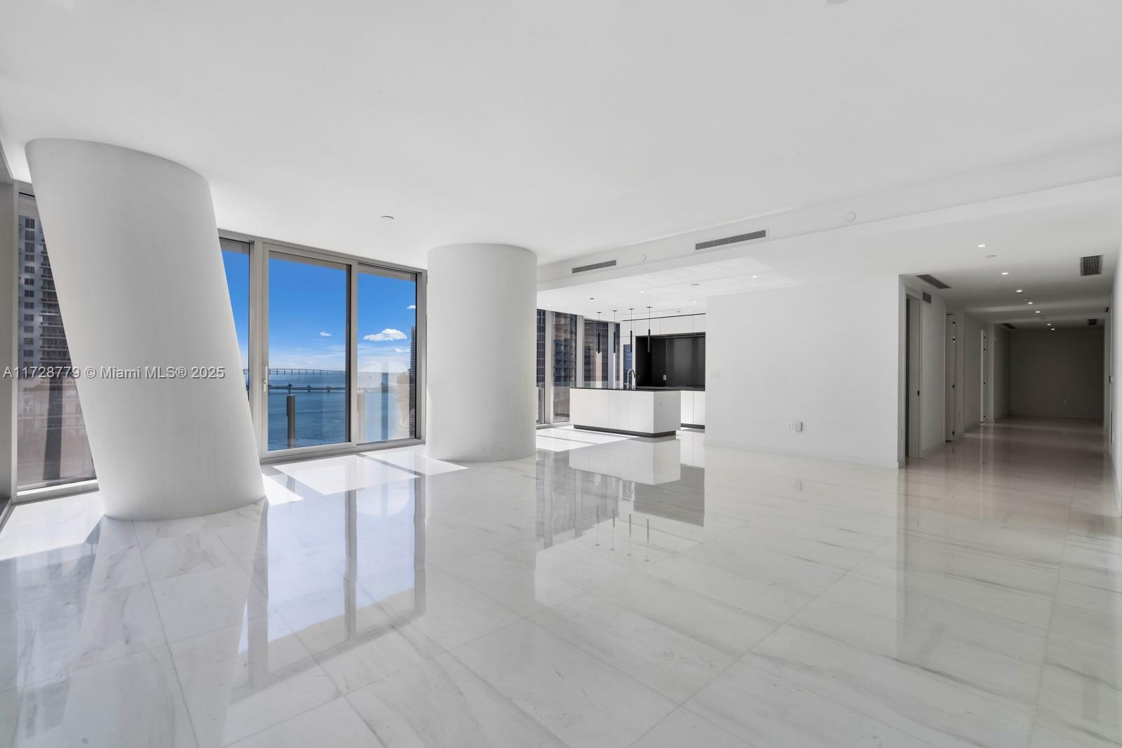 ASTON MARTIN CONDO - Residential