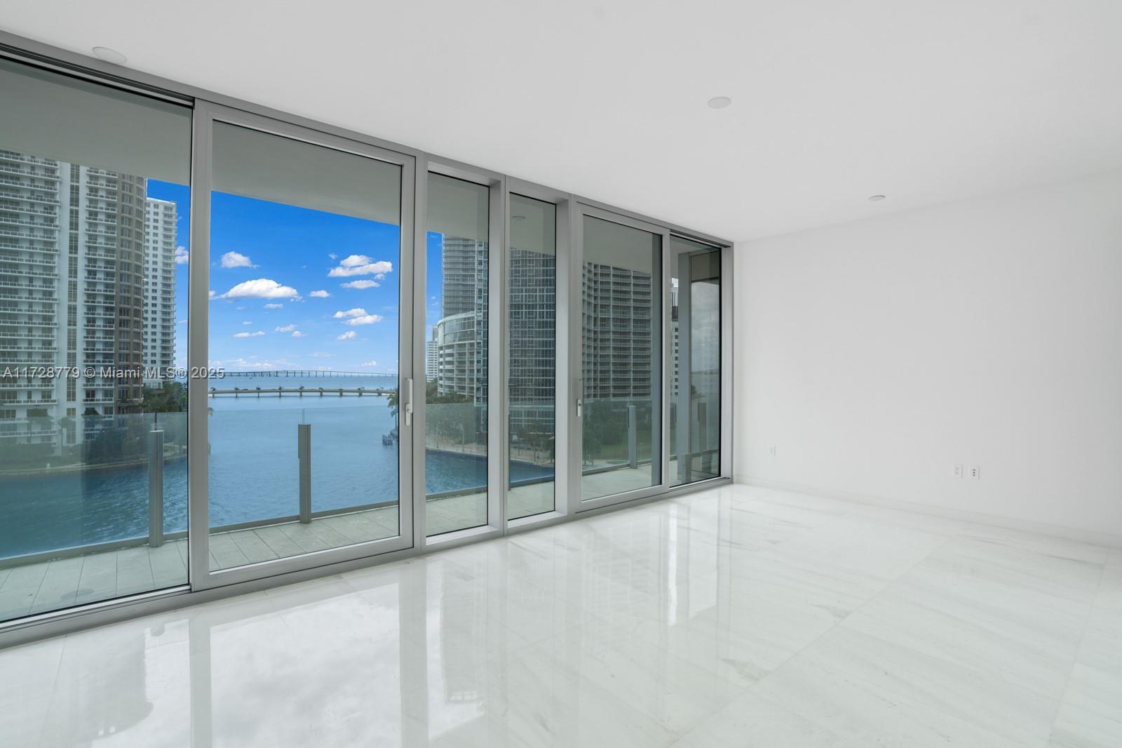 ASTON MARTIN CONDO - Residential