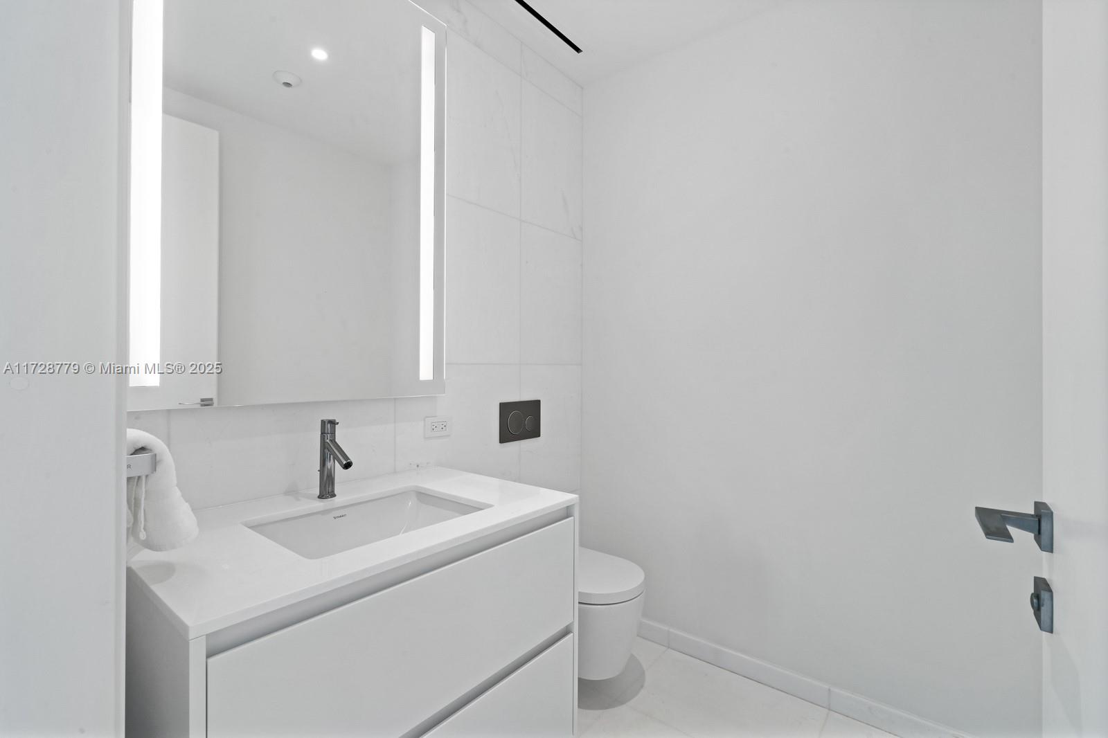 ASTON MARTIN CONDO - Residential