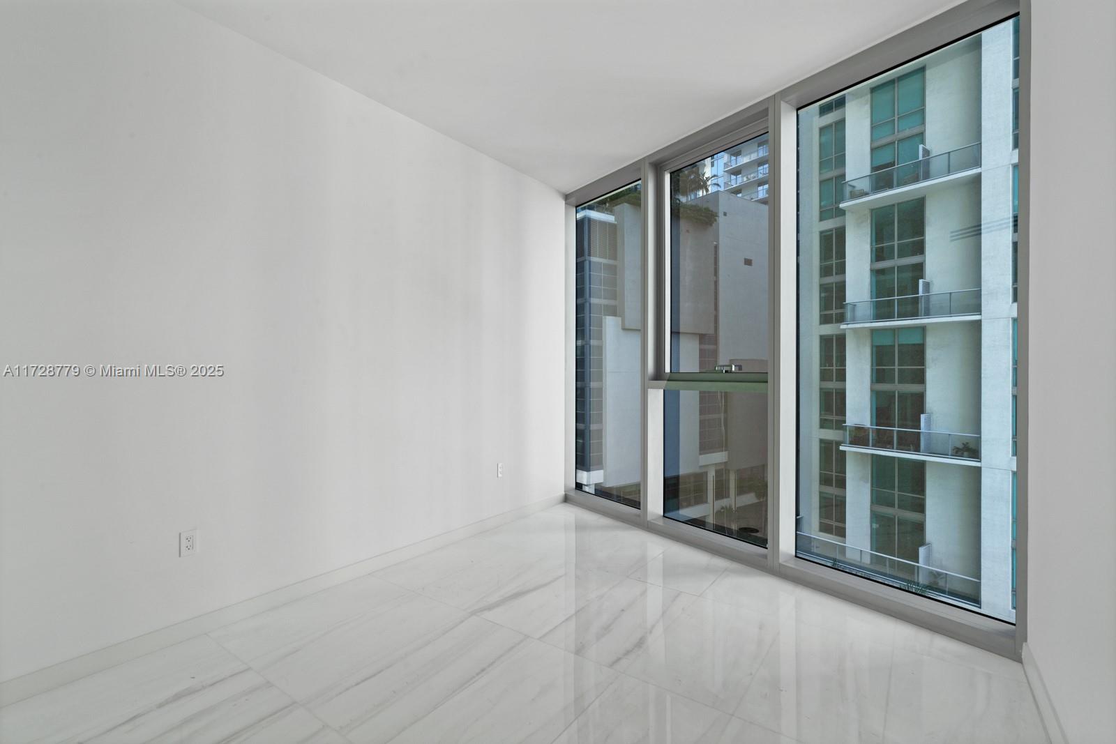 ASTON MARTIN CONDO - Residential