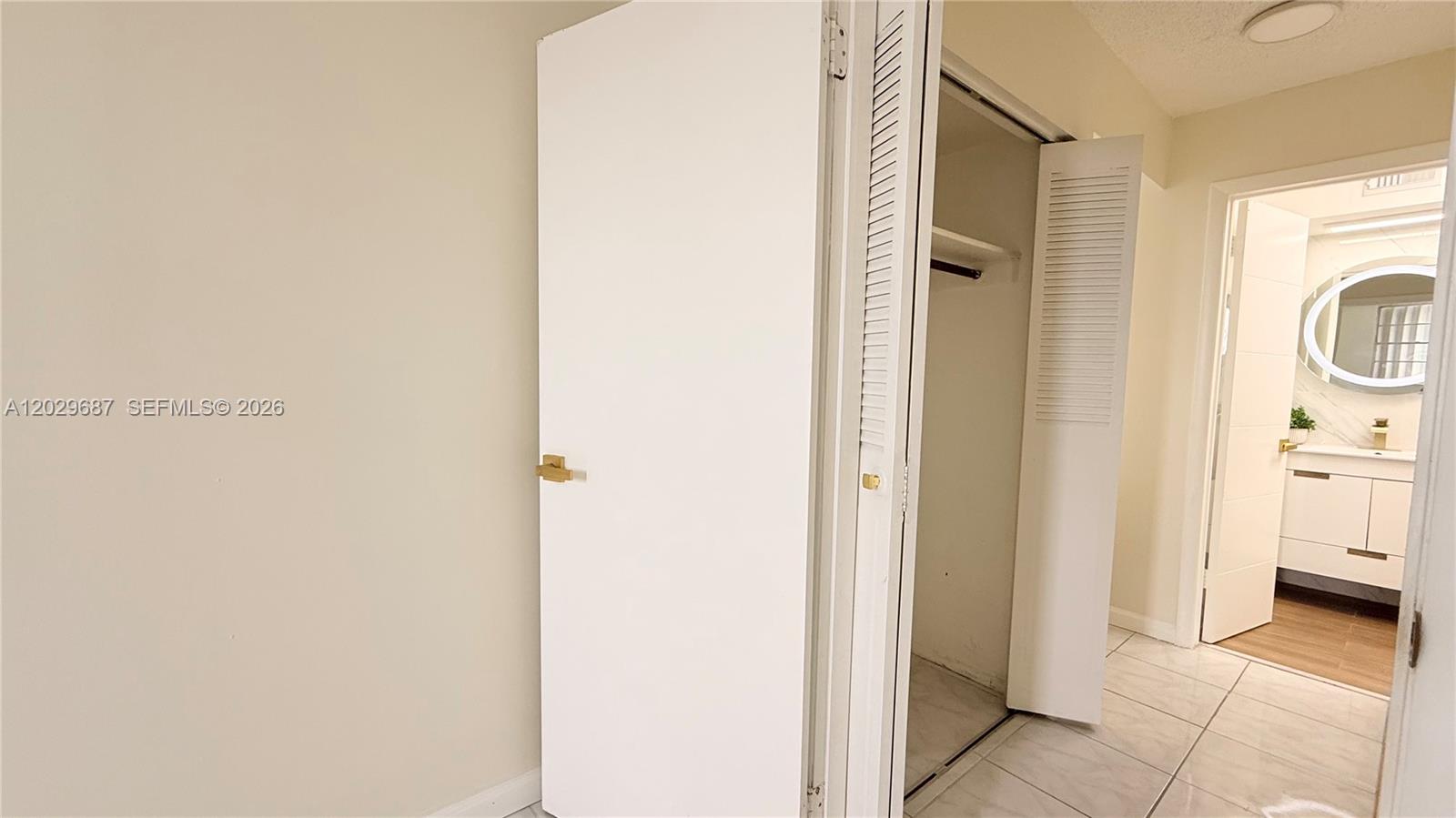 THREE HORIZONS SOUTH COND - Residential Lease