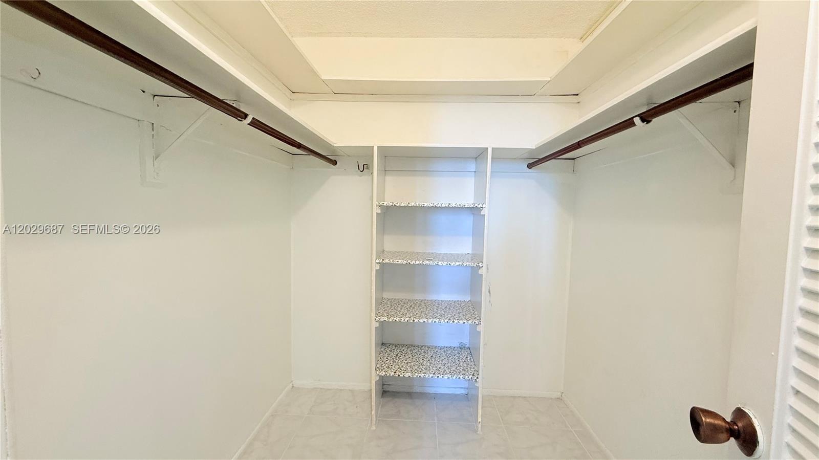 THREE HORIZONS SOUTH COND - Residential Lease