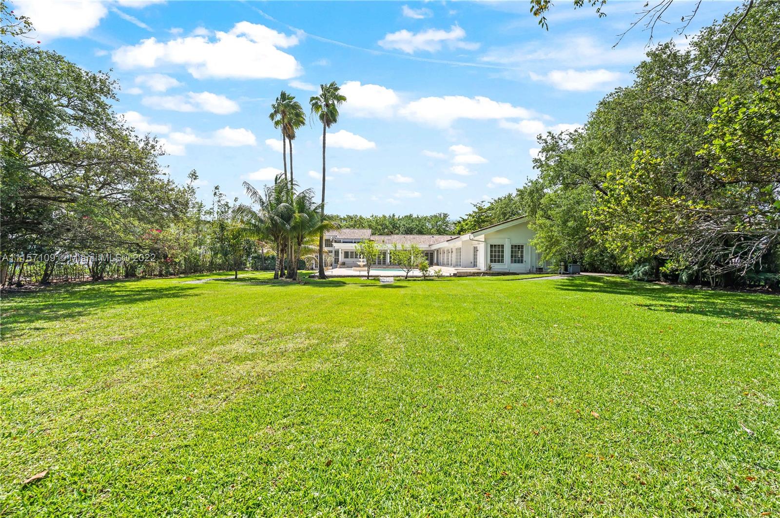 SANSTROM ESTATES - Residential